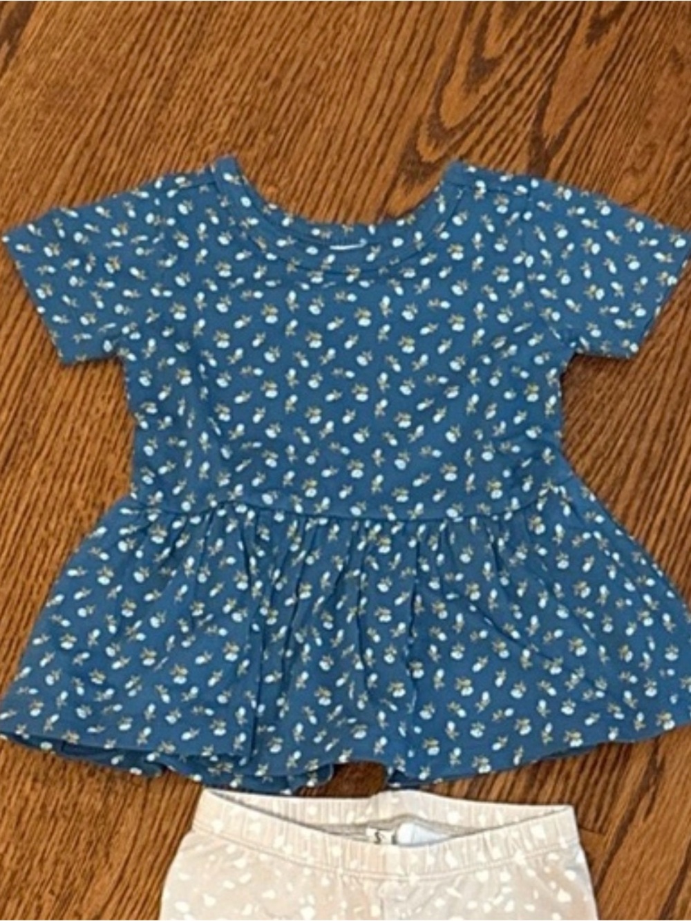 Kate Quinn Bamboo Top 12-18 like new